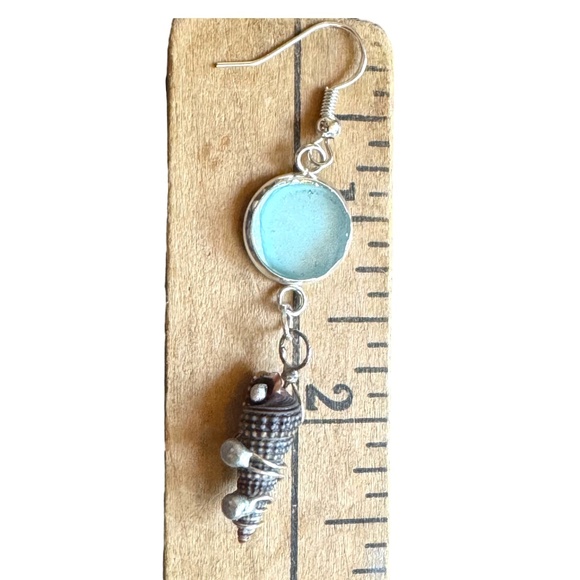 Artisan Aqua Sea Glass & Conch Shell Dangle Earrings with 925 Hooks - Picture 11 of 12